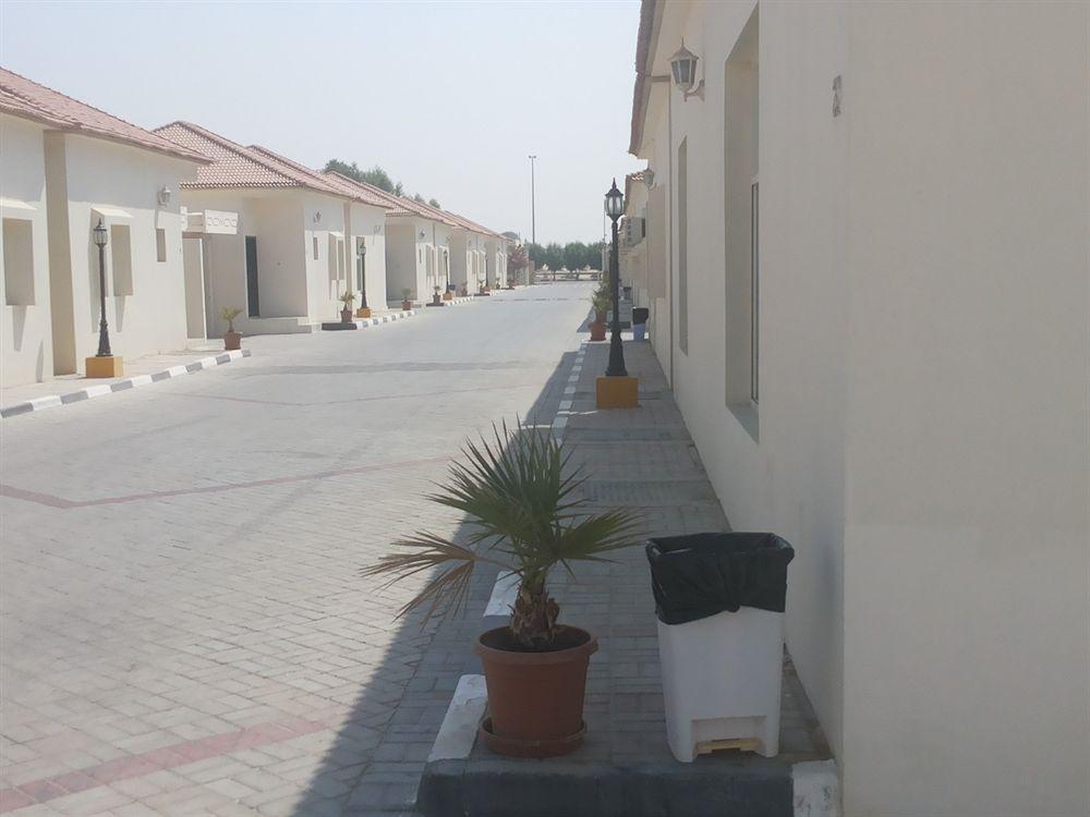 Royal Residence Hotel Apartments Umm al-Quwain Esterno foto