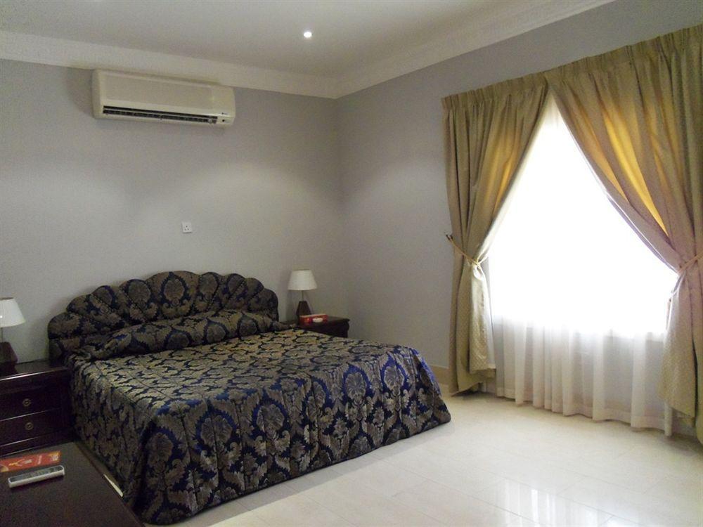 Royal Residence Hotel Apartments Umm al-Quwain Esterno foto