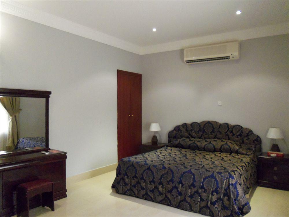 Royal Residence Hotel Apartments Umm al-Quwain Esterno foto