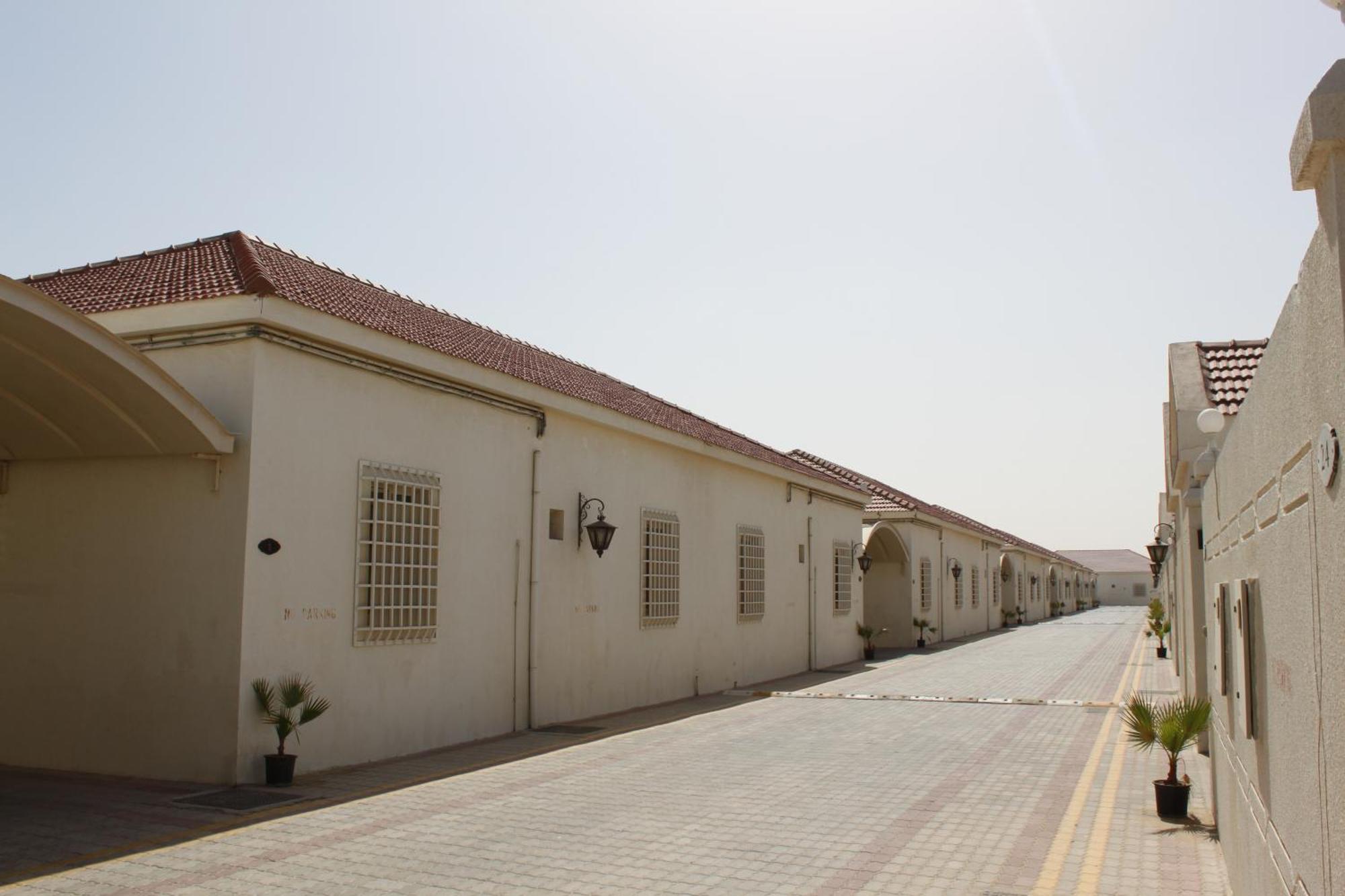 Royal Residence Hotel Apartments Umm al-Quwain Esterno foto