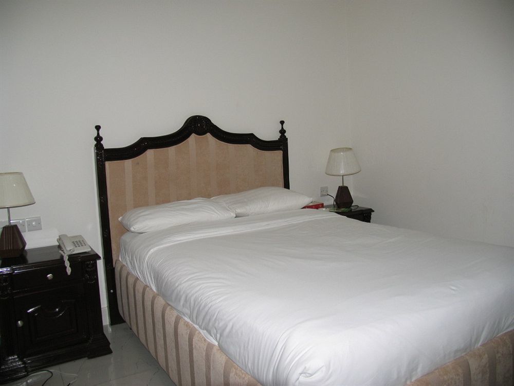 Royal Residence Hotel Apartments Umm al-Quwain Esterno foto