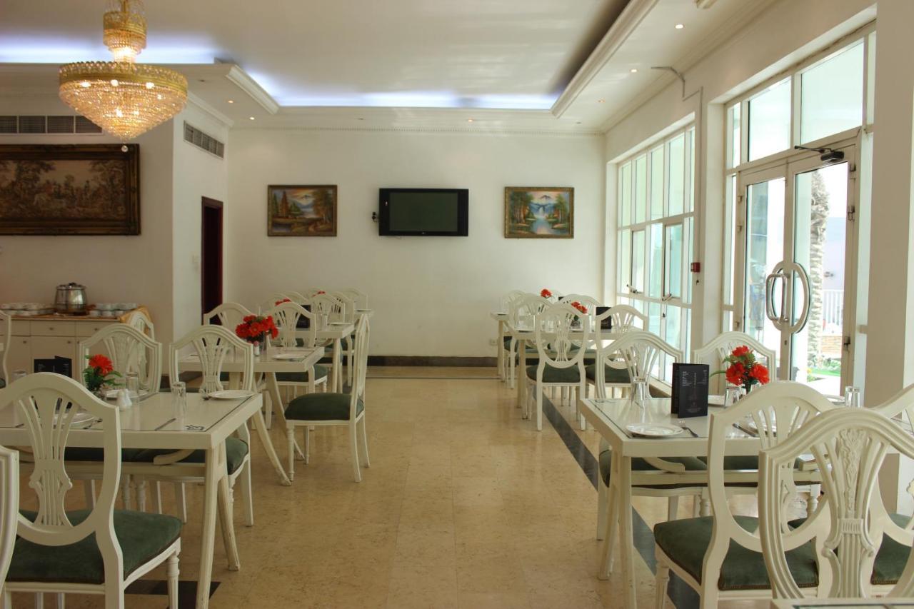 Royal Residence Hotel Apartments Umm al-Quwain Esterno foto